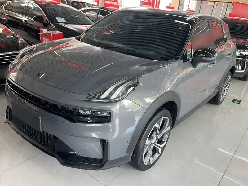 Lynk & Co 06
