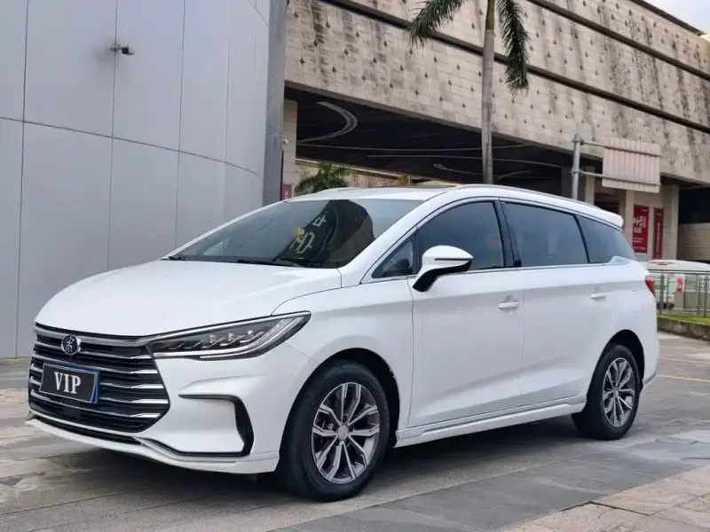 BYD MAX