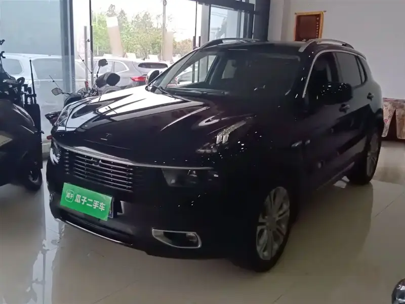 Lynk & Co 01
