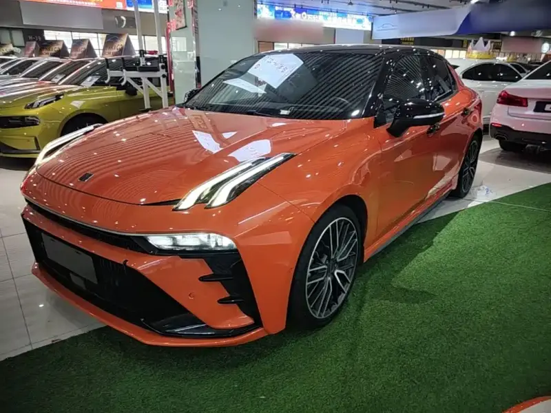 Lynk & Co 03