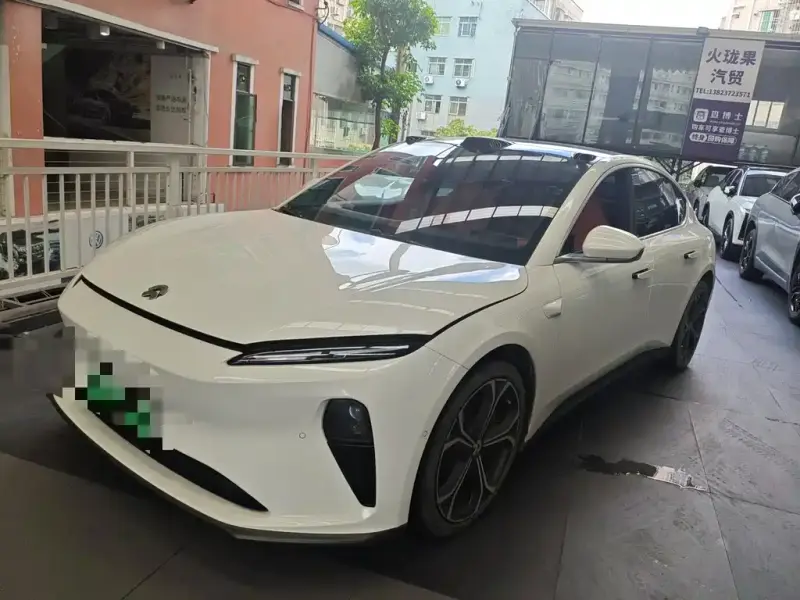 NIO ET5