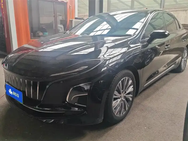 Hongqi E-QM5