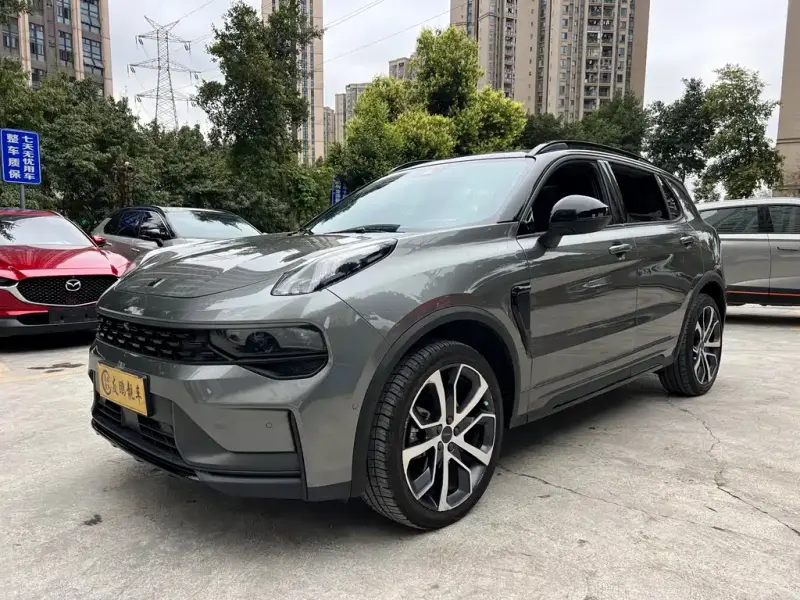 Lynk & Co 01