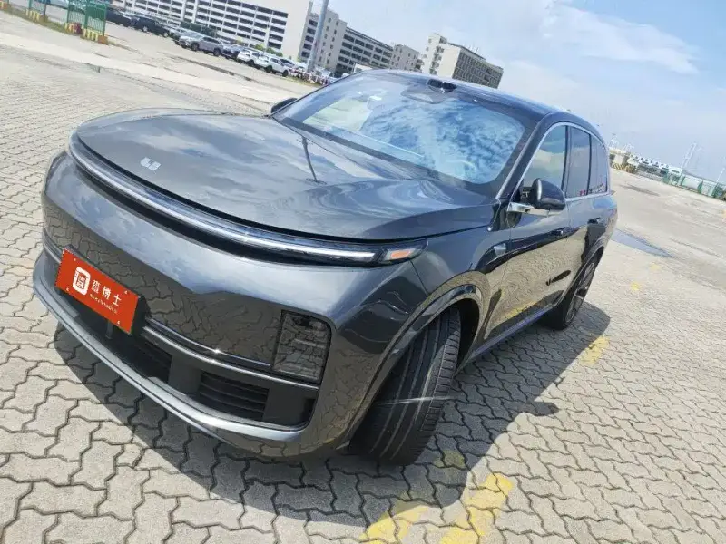 Li Auto L8