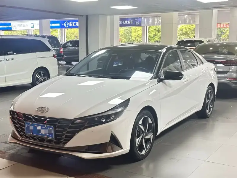 Hyundai Elantra