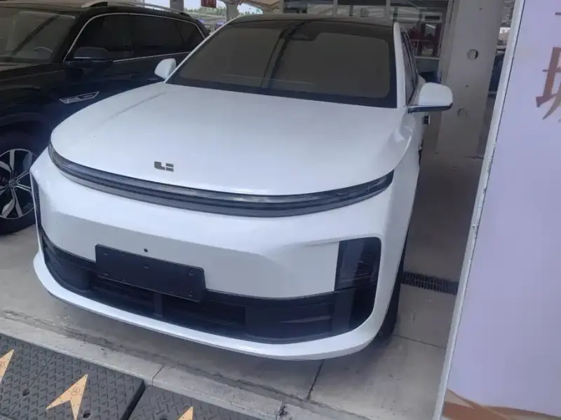 Li Auto L6