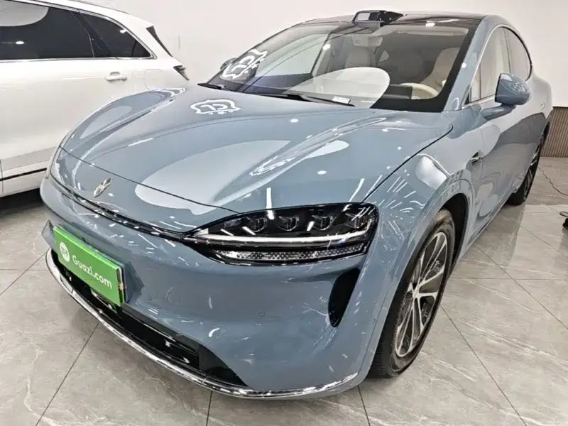 Luxeed Zhijie R7