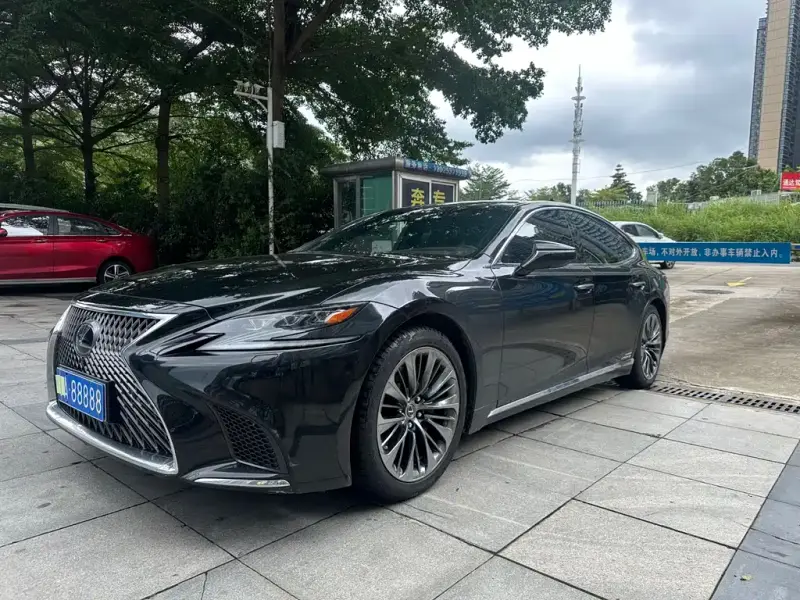Lexus LS