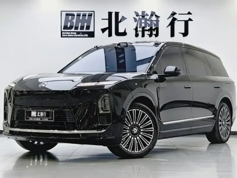 NIO ES8