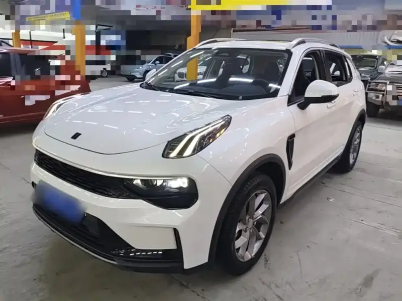 Lynk & Co 01