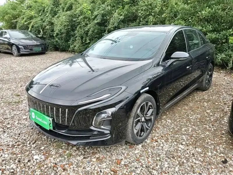 Hongqi E-QM5