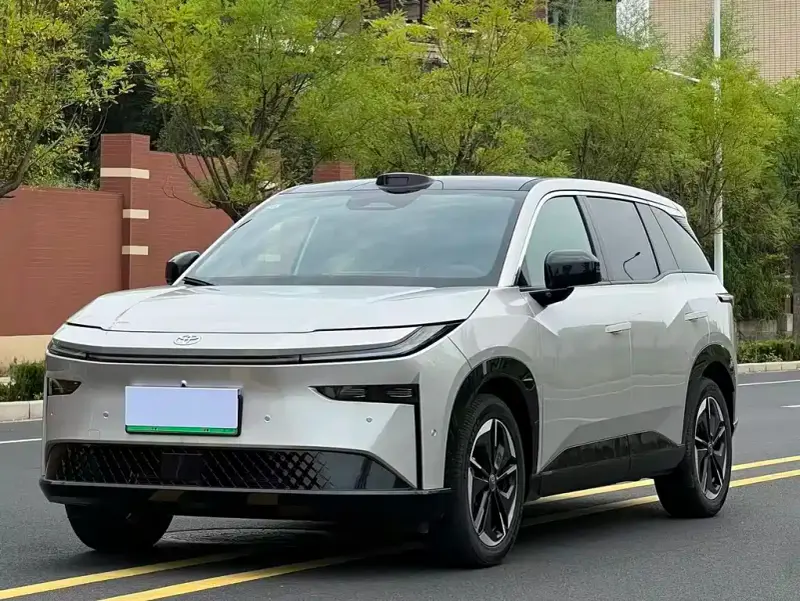 Toyota Bozhi 3X