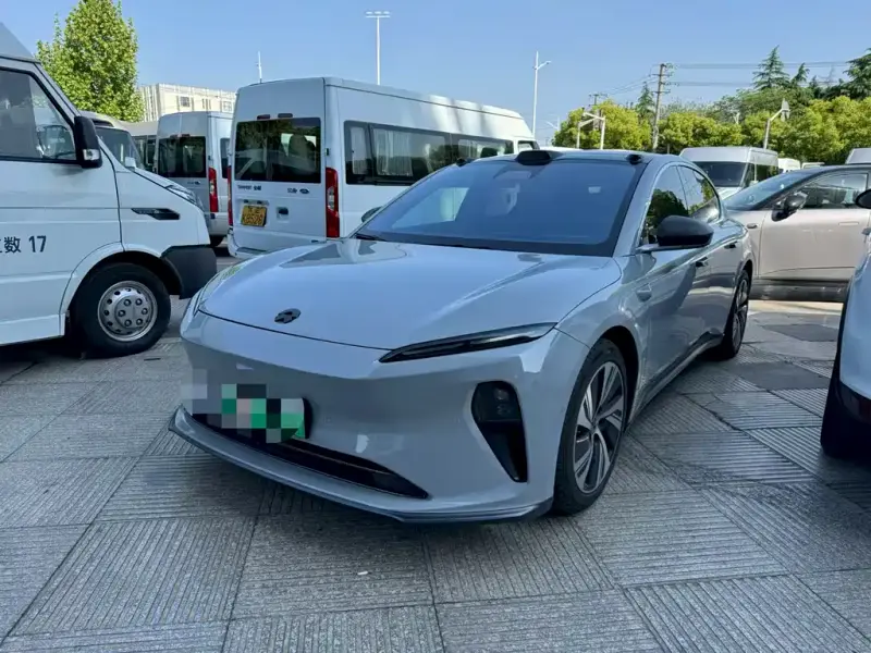 NIO ET5