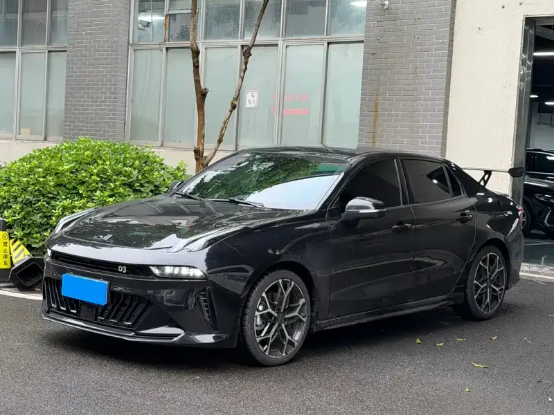 Lynk & Co 03