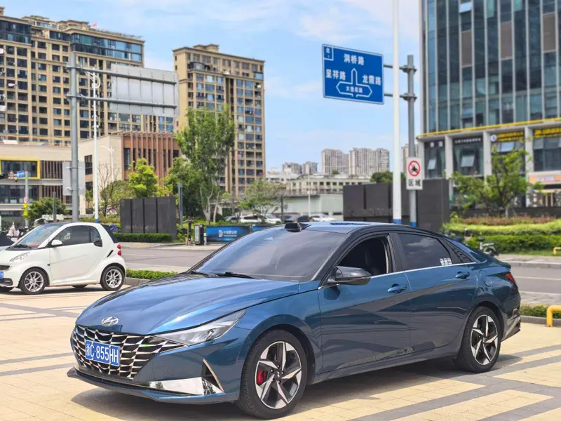 Hyundai Elantra