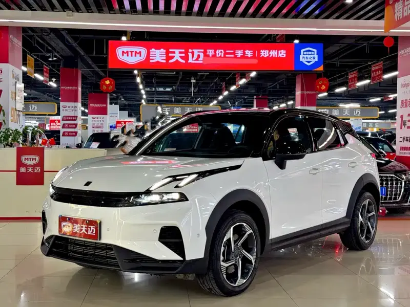 Lynk & Co 06