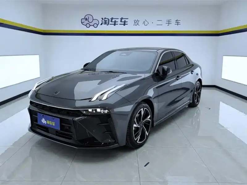 Lynk & Co 03