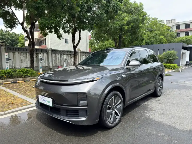 Li Auto L8