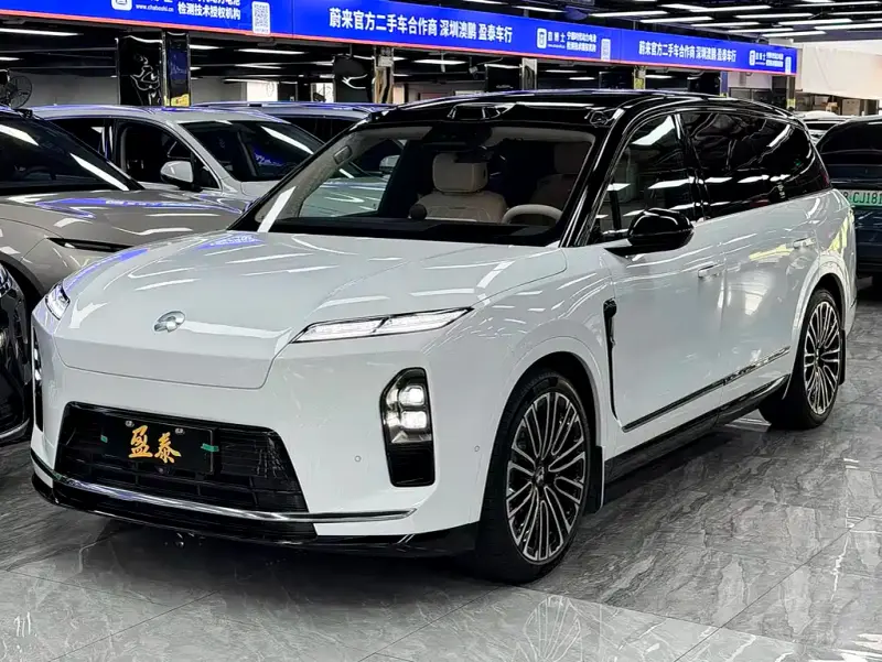 NIO ES8