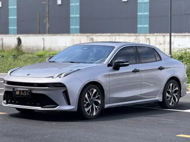 Lynk & Co 03