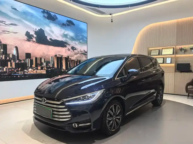 BYD MAX