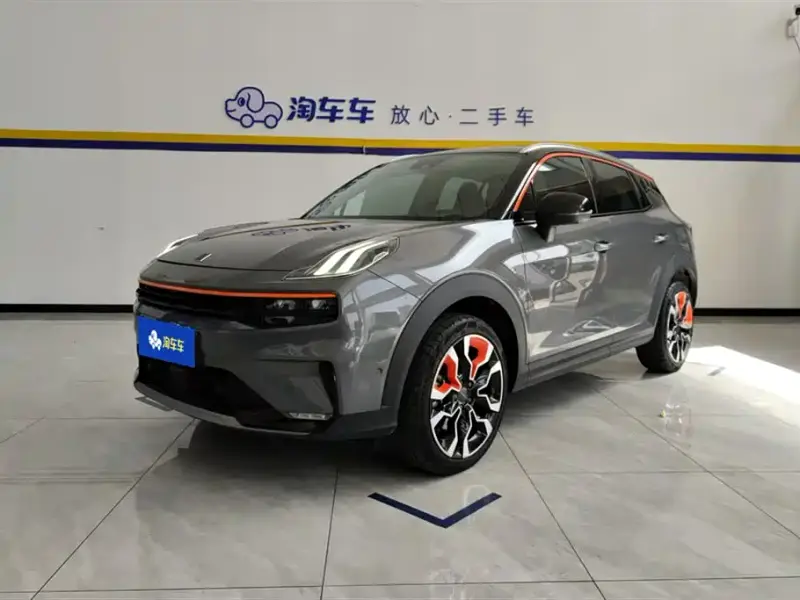 Lynk & Co 06
