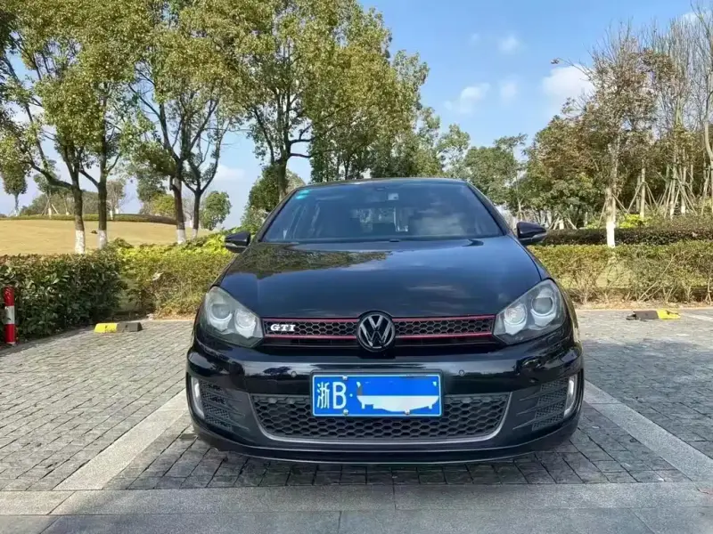 Volkswagen Golf GTI