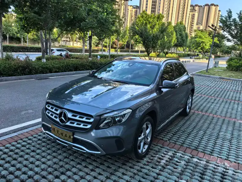 Mercedes-Benz GLA