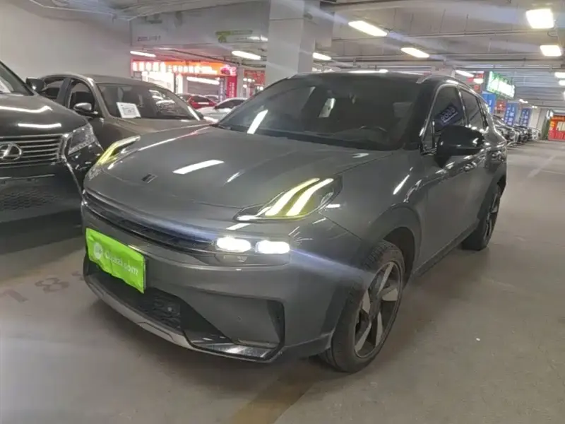 Lynk & Co 06