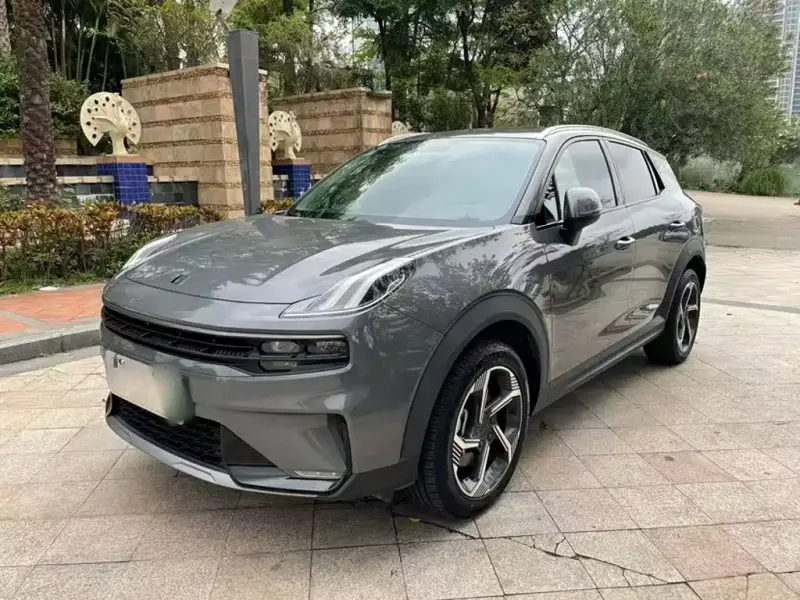 Lynk & Co 01