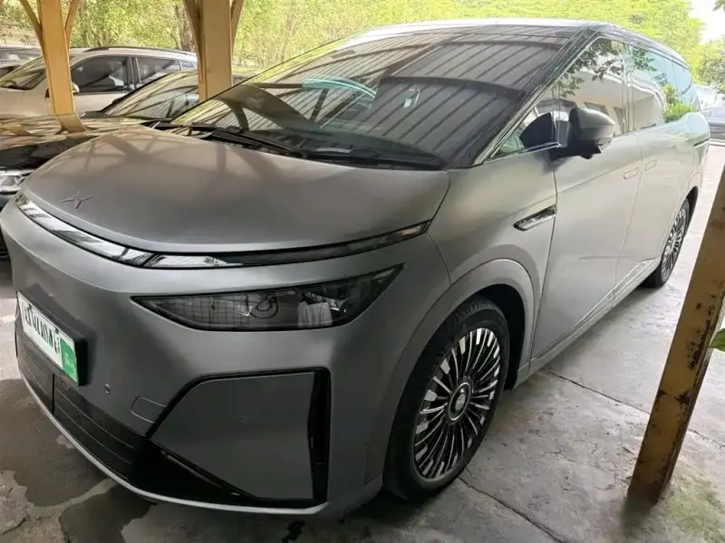 XPeng X9