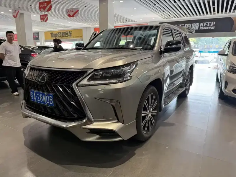 Lexus LX