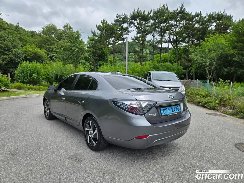 Renault-KoreaSamsung Fluence (SM3)