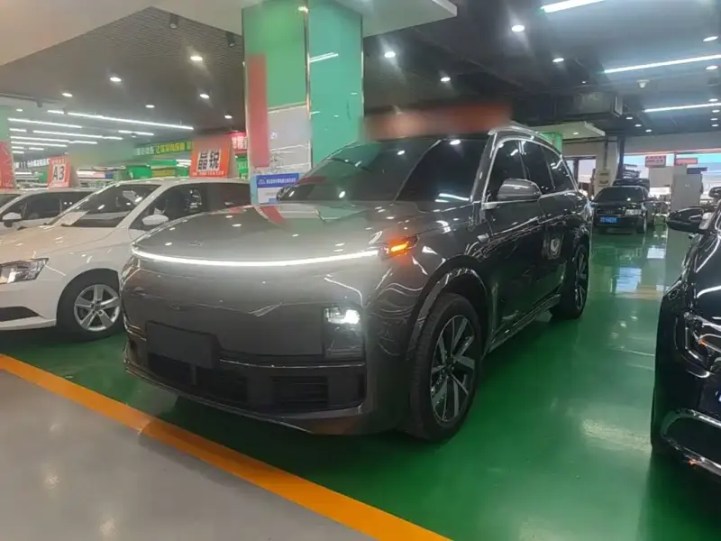 Li Auto L8