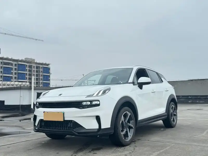 Lynk & Co 06