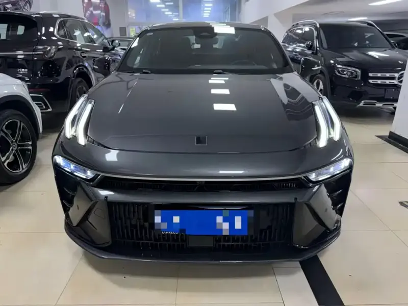 Lynk & Co 03