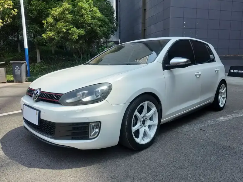 Volkswagen Golf GTI
