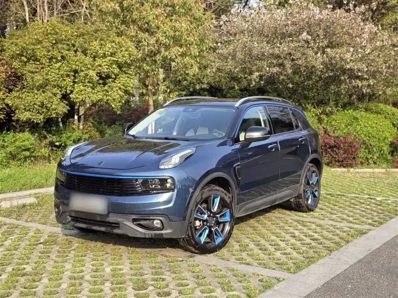 Lynk & Co 01