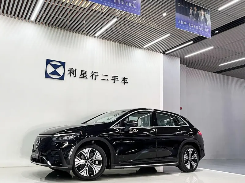 Mercedes-Benz EQE SUV