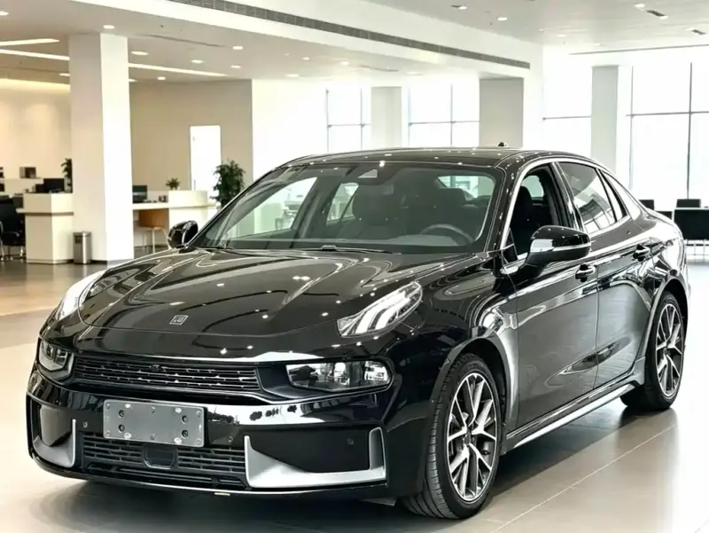 Lynk & Co 03