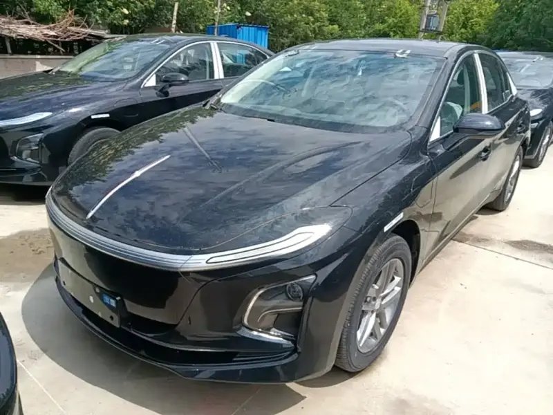Hongqi E-QM5