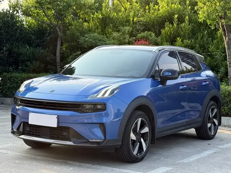 Lynk & Co 06