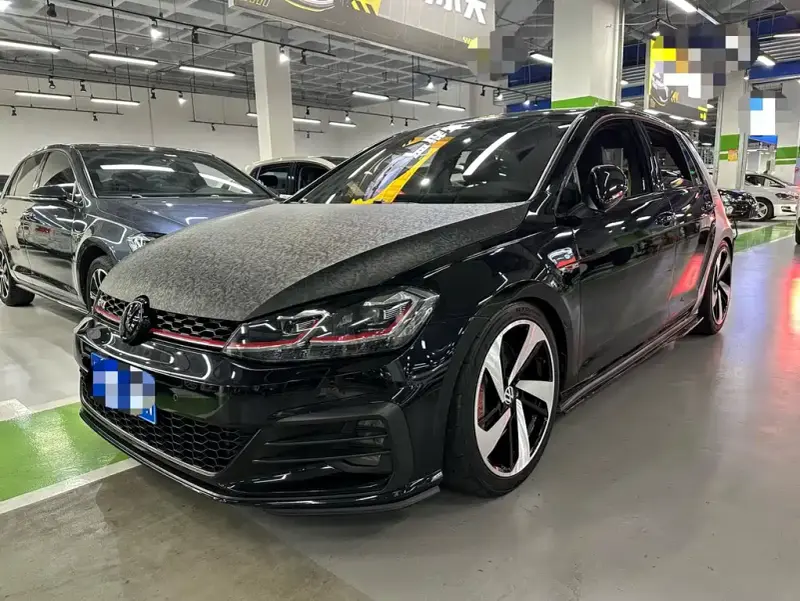 Volkswagen Golf GTI