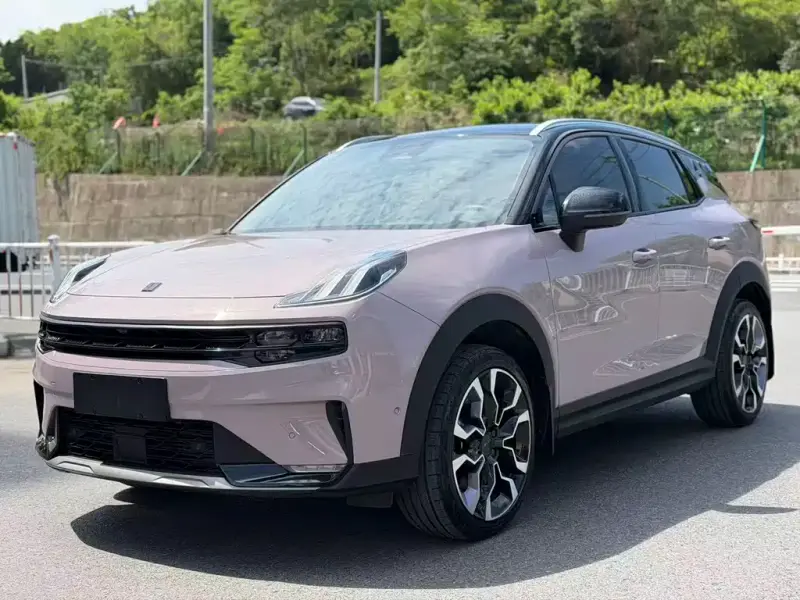 Lynk & Co 06