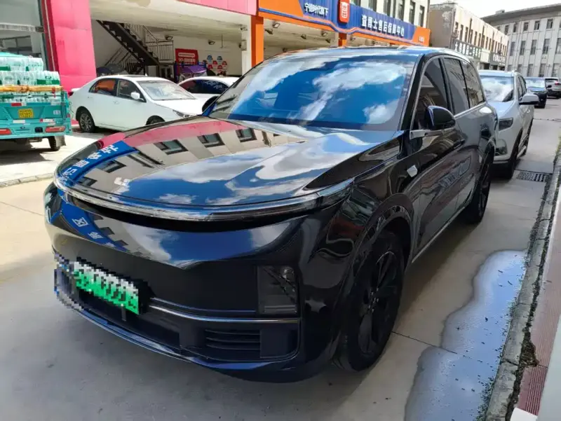 Li Auto L8