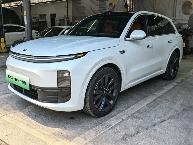 Li Auto L6