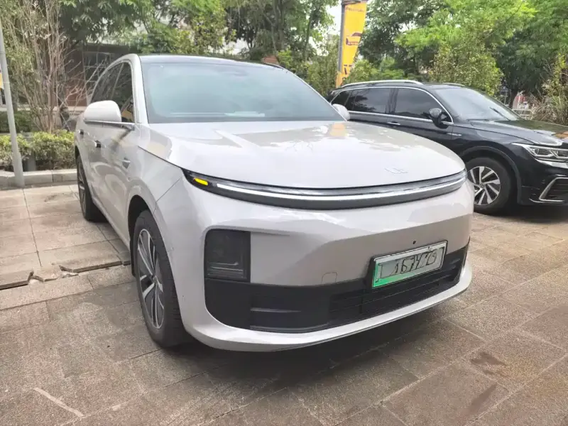 Li Auto L6