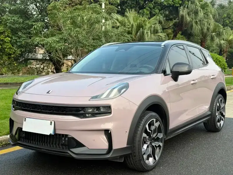 Lynk & Co 06