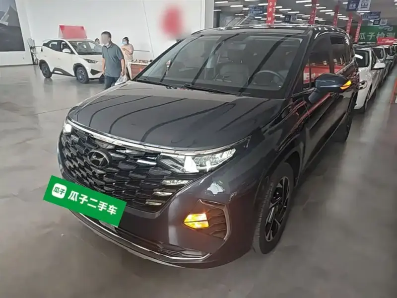 Hyundai Custo