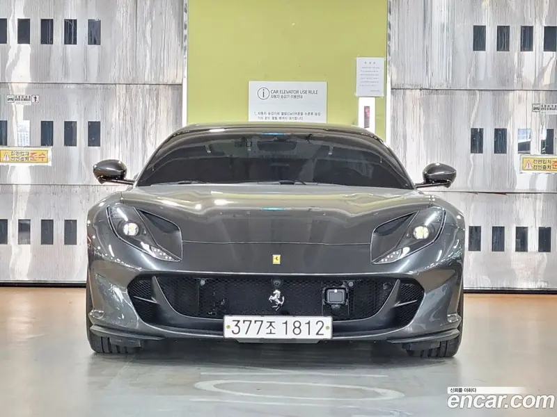 Ferrari 812